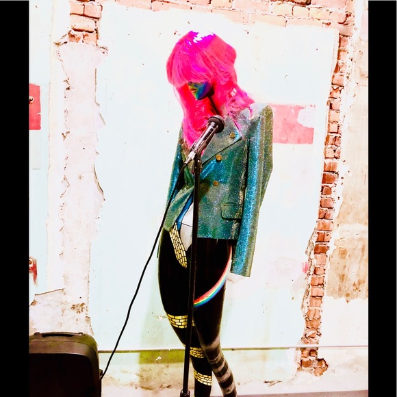 NWT: celeb singers fave avant garde shoulder SOLD - Picture 4 of 8